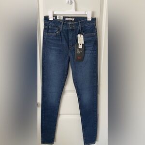 Levi’s 720 HIGH RISE SUPER SKINNY